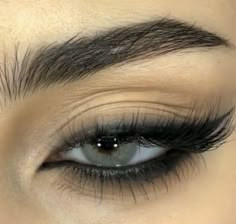 Makeup Tutorial Eyeliner