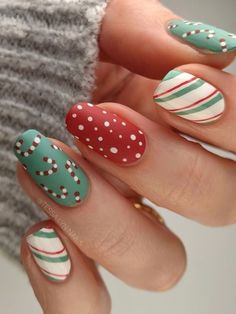 Nail Art Noel, Candy Cane Nails, December Nails, Cute Christmas Nails, Christmas Nails Easy, Colorful Nails, Christmas Gel Nails, Her Nails, Cute Gel Nails