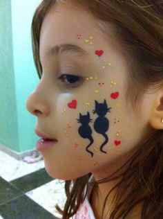 Face Painting Cat Easy, Cute Cat Face Paint, Cat Facepainting Simple, Face Painting For Beginners Tutorials, Easy Face Painting Halloween, Paw Print Face Paint, Simple Kids Face Painting Ideas, Simple Cat Face Paint