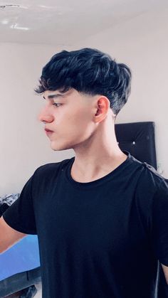 Soft Crop Haircut, Cortes De Cabello Corto Hombre, Mens Long Hair Undercut, Asian Men Short Hairstyle, Undercut Curly Hair, Men Fade Haircut Short, Mens Haircuts Short Hair