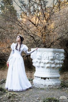 Period Cotton Dress "Found Princess" Beatiful Aesthetic, Noble Dress, Medieval Wedding Dress, Rental Wedding Dresses, Corset Costumes, Ren Fair, Medieval Wedding, Princess Coat, Historical Reenactment