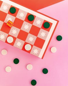 up close editorial image of pink adn red checker board with green and white pieces Cute Chess Board, Board Game Design Ideas, Cool Board Games, Wood Dominoes, Boardgame Design, Backgammon Game, Hot Pink Fashion, Checkers Game, Board Game Night