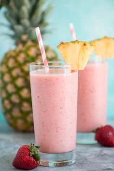 Pineapple Banana Smoothie, Tropical Smoothie Recipes, Blackberry Smoothie, Banana Yogurt, Pink Smoothie, Health Smoothie Recipes, Smoothie Recipes Strawberry, Tropical Smoothie