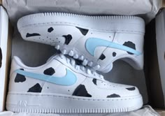 These custom hand painted Nike Air Force 1 sneakers feature a Blue Cow color theme that helps you feel special! ★ Painted with acrylic leather paint and topped with a finished to ensure quality, durability, and long wear (waterproof, scratch proof, and dull-proof). ★ Sizes are in US. ★ These shoes are hand painted. ★ In the case that these shoes need to be washed, wetting a cloth and hand washing them is recommended, however they can be put in the wash set on delicate. Feel free to contact us for any questions you may have :) Check out our other products: https://www.etsy.com/shop/slatscustomsco Tenis Air Force, Custom Nike Air Force, Shoes Air Force, Nike Airforce 1, Blue Cow, Nike Shoes Air Force, Nike Shoes Air, Preppy Shoes, Custom Air Force 1