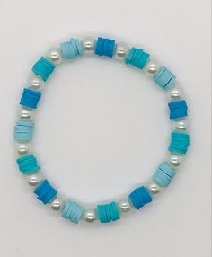 Beachy Clay Bracelets, Clay Bead Bracelet Ideas Ocean, Clay Bead Design Ideas, Heshi Bead Ideas, Blue Bracelet Ideas, Clay Beads Bracelet Ideas, Aesthetic Bracelet Ideas, Ideas Pulseras, Pulseras Kandi