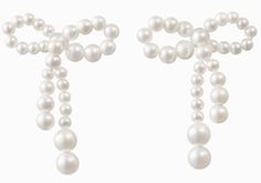 the letter p is made out of pearls