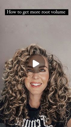 Curly Hair Techniques, Wavy Hair Tips, Updo Curly, Curly Hair Beauty, Curly Hair Updo, Simple Wedding Hairstyles, Peinados Recogidos, Curly Hair Styles Easy