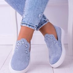 Addidas Sandals, African Shoes, Lace Flats, Lace Sneakers, Girly Shoes, Casual Flat Shoes, Comfy Shoes, Fashion High Heels, Sneakers Outfit