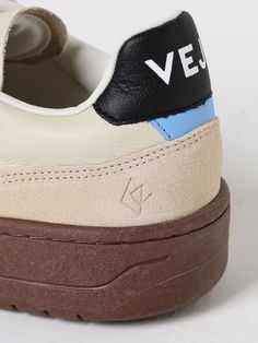 Sneakers VEJA Men color Beige Veja Men, Sneakers Veja, Basket Veja, Beige Sneakers, Veja Sneakers, Italian Fashion Designers, Recycled Fabric, Italian Fashion, Smooth Leather