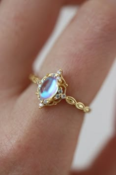 Gold Crystal Ring, Iridescent Ring, Moonstone Ring Vintage, Emerald Band Ring, Gold Moonstone Ring, Dainty Gold Ring, Vintage Gold Rings, Future Engagement Rings, Dainty Gold Rings