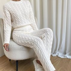 Knit Sweater And Pants Set Knitted Outfits For Women, Set Outfit Two Pieces, Lounge Set Outfit, Feminine Loungewear, Lounge Wear Black, Cute Lounge Outfits, Girls Loungewear, Wfh Outfits, Knit Lounge Set