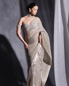 Alia Bhatt Saree, Gaun Koktail, Indian Dress Up, Mukesh Ambani, Gaun Fashion, Indian Photoshoot, Saree Trends