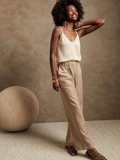 Khaki Linen Pants Outfit, Wide Leg Linen Pants Outfit, Linen Pants Outfits, Free Spirit Outfit, Flowy Summer Pants, Flowy Pants Outfit, White Linen Pants Outfit, Khaki Linen Pants, Linen Pants Outfit