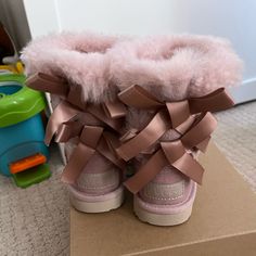 Light Pink Toddler Ugg Boot With Bow Detail Gently Used Toddler Size 6 Ugg Boots With Bows, Toddler Ugg Boots, Cute Uggs, Pretty Vibes, Winter Things, Ugg Boot, Pink Uggs, Girly Outfit, Cute Sneakers