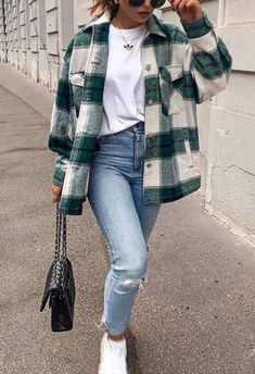 Looks Jeans, Plaid Shacket, Neue Outfits, Fall Fits, Plaid Jacket, 가을 패션, Casual Coat, Jackets Online, Mode Inspiration