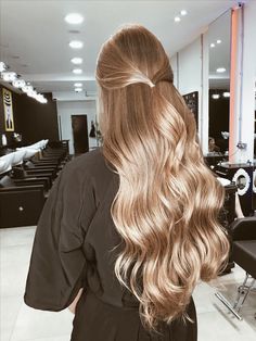 Luxy Hair, Brown Blonde Hair, Long Blonde, Long Blonde Hair, Grunge Hair, Hair Color Trends, Gorgeous Hair, Balayage Hair, Perfect Hair