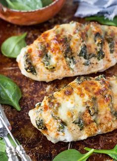 hasselback-spinach-goat-cheese-hasselback-chicken 2 Spinach Goat Cheese, Goat Cheese Stuffed Chicken, Ways To Cook Chicken, Goat Cheese Recipes, Chicken Dinners, Flank Steak, Healthy Kitchen, Spinach Stuffed Chicken