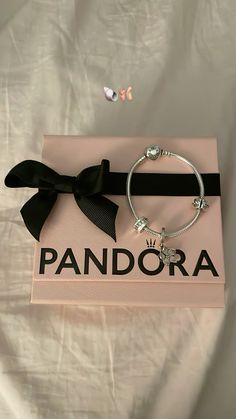 #pandora #coquette #silver #pandoracharmbracelets Aestheic Bracelets, Coquette Pandora Bracelet, Pandora Bracelet Aesthetic Silver, Coquette Pandora, Aesthetic Pandora Bracelet, Silver Accessories Aesthetic, Cute Pandora Bracelet