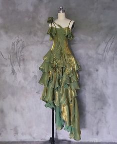 Earth Fashion Show, Green Fairy Outfits, Green Fantasy Outfit, Enchanted Forest Outfit, Vintage Prom Dresses, Prom Dress Inspo, Vintage Prom, Theme Dress, Her Closet