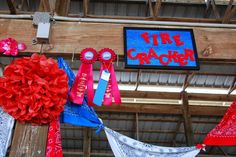 Livestock Show Stall Decorations, Fair Decorations 4-h, 4-h Fair Pen Decorations, 4h Barn Decorations For Fair, Decorating Animal Pens County Fair, County Fair Decorations, Bandana Banner, Horse Stall Decorations, Showing Pigs 4-h