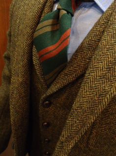 http://thelasvegasgentleman.blogspot.com/ Dapper Outfit, Harris Tweed Jacket, Dr Watson, Ivy League Style, Mens Tshirts Fashion, Gents Fashion, Classic Jacket