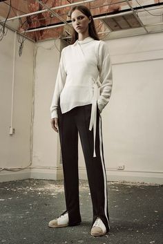 T by Alexander Wang, Look #11 Photography Sport, Sport Look, Sport Photography, T By Alexander Wang, Fashion 2020, Sport Fashion, Alexander Wang, Sport Outfits