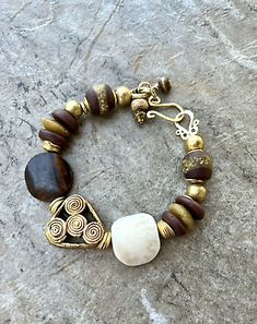 African Trade Bracelet Batik Bone Ghanaian and Ashanti Glass Wax Brass | eBay African Beaded Bracelets, African Bracelet, Bohemian Chic Jewelry, African Inspired Jewelry, Handmade Ceramic Jewelry, African Bracelets, Boho Beads, Diy Bangle Bracelets, Wire Wrapped Jewelry Diy