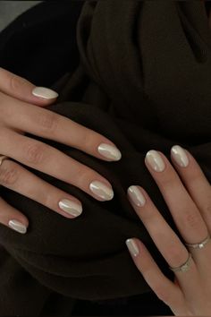 Dainty Winter Nails, Short Chrome Nails, Glossy Nails, Nail Inspo, Nails