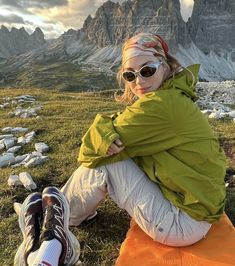 Mountain Outfit, Hiking Outfit Women, Camping Aesthetic, Summer Hiking Outfit, Hiking Aesthetic, Adventure Aesthetic, Granola Girl