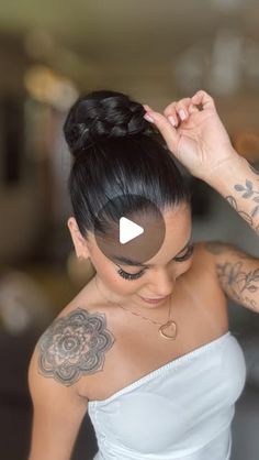 Bruna Natália on Instagram: "Penteado natalino ✨🎄

Se gostou, não esquece de salvar e compartilhar com sua amiga! 😉💜

#dicadetranças #dicadepenteado #moda #penteado #maceio #tutorial"