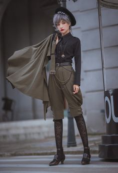 Psytrance Clothing, Steampunk Mode, Steampunk Outfits, Mode Steampunk, Riding Breeches, Steampunk Clothing, Vintage Military, Military Style