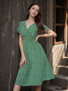 Olivia Mark - Floral Print Waist Cinched Short Sleeve Dress Terry Cloth Dress, Backless Long Dress, Dress Collar, Floral Bodycon, Cotton Linen Dresses, High Fashion Outfits, Stylish Party Dresses, Silk Maxi Dress, Floral Print Shorts