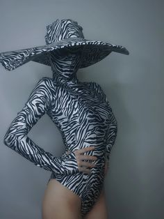 Big Hat Outfit, Outfits Nightclub, Outfit Bar, Women Dance, Bodysuit Costume, Dance Outfit, Big Hat, Zebra Pattern, Dance Team