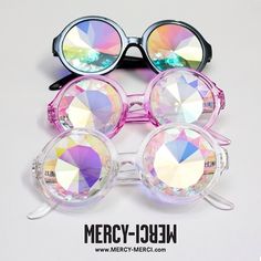 H0les holographic prism glasses Neo Grunge, Kaleidoscope Glasses, Cat Eye Colors, Space Grunge, Nice Women, Estilo Grunge, Cute Sunglasses, Cute Glasses, Tumblr Outfits