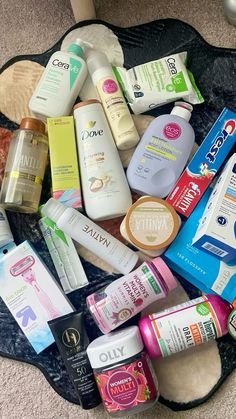 #showering #showertok #hygiene #hygienefirst #selfcare #selflove #selfcaretips #hygiene #higine Hygiene Haul Aesthetic, Hygiene Motivation, Good Hygiene Aesthetic, Good Hygiene Products For Women, Hygiene Basket, Girl Tips Hygiene, Good Hygiene Products, Body Hygiene Products, Female Hygiene Products