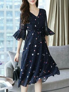 Frock Fashion, Girls Frock Design, Sleeves Designs For Dresses, Frock Design, Fashion Dresses Casual, Fashion Attire, Designs For Dresses