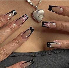 Black Nails With Red Tips, Nails With Red Tips, Black Nail Design, Nails With Red, Red Tips, Red Acrylic Nails, Nail Trend, Short Square Nails, Grunge Nails