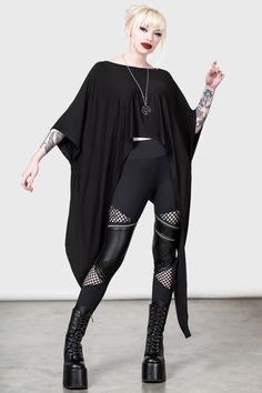 Edgy Club Outfits Plus Size, Gothic Boho Outfits, Dark Alternative Fashion, Oversized Goth Outfits, Ravencore Outfit, Queer Alt Fashion, Top Heavy Outfits, Witch Streetwear, Goth Business Outfits