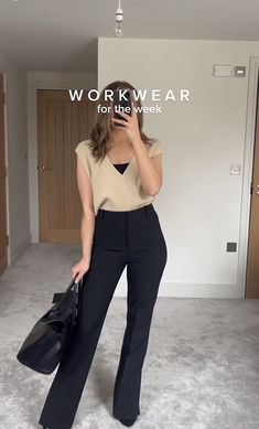 Casual Workwear Outfits Women, Business Casual Outfits Hostess, Modern Business Casual Women Skirts, Office Trendy Outfit, Business Casual Outfits For Women Medical Office, Teacher Training Outfit, Black Jeans Business Casual Work Outfits, Khaki Business Casual Women, Award Ceremony Outfit Casual