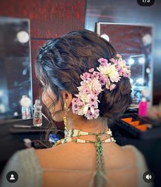 Floral Hairstyles, Bun Hairdo, Bun Hairstyle, Flower Jewelry, Floral Hair, Flower Jewellery, Insta Story