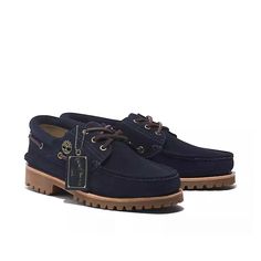 Explore a heritage of iconic style in this special edition of our Authentic Handsewn Boat Shoe, a cult favorite of adventurers since we first merged our Original Yellow Boot’s hearty lug sole with a moccasin upper in 1978. Released as part of the Timberland® C.F. Stead™ Indigo Suede Collection, which celebrates the rich history of our most enduring styles, reimagined for a new era thanks to a striking deep indigo suede carefully crafted by C.F. Stead—a distinguished English tannery that has craf Timberland Boat Shoes, Timberland Boots Outfit Mens, Timberland Boots Outfit, Timberland Waterproof Boots, Timberland Boots Mens, Light Denim Jacket, Yellow Boots, Timberland Style, Black Timberlands