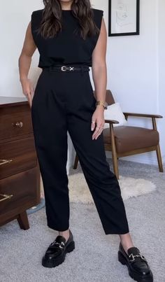 All Black Server Outfit, One Set Outfit, Loafers For Women Outfit, Big Girl Clothes, Job Clothes, Outfit Elegantes, Casual Work Outfits Women, Color Combos Outfit