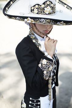 Mariachi Dress, Escaramuza Dresses, Mariachi Outfit, Charro Outfit, Charro Suit, Mexican American Culture, Mexican Quinceanera Dresses, Traditional Mexican Dress, Aztec Culture