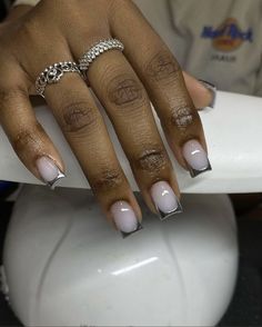 Sliver Nails Ideas Short, Sort Nails, Shorties Acrylic Nails, Sliver Nails, Overlay Nails, Silver Nail Designs, Hippie Nails, Hard Nails, Colored Acrylic Nails