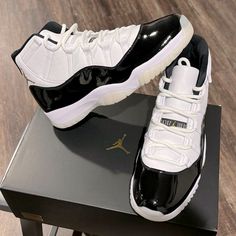 Jordan 11s, Pretty Sneakers, Good Shoes, White Nike Shoes, Pretty Shoes Sneakers, Jordan Shoes Retro, All Nike Shoes, Shoes Outfit Fashion, Nike Shoes Jordans