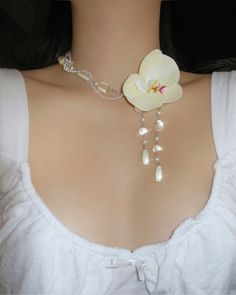 Orchid Fashion, Statement Necklace Outfit, Orchid Necklace, Necklace Outfit, Pretty Jewelry Necklaces, Sweet Jewelry, Blue Orchids, Jewelry Lookbook, Pretty Jewelry