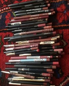 Lip Liner Aesthetic, Lip Liner Collection, Makeup Looks Everyday, Lip Makeup Tutorial, Makeup Is Life, Lip Liners, Fancy Makeup, Glow Up Tips