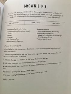 an open book with instructions on how to use brownie pie in english and spanish