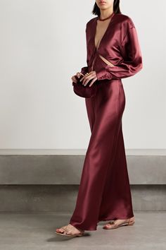 Christopher Esber's 'Triquetra' maxi dress is made from silk-satin with alluring cutouts across the bodice. The front is secured with ties that wrap into a feminine bow. Elevate the floor-pooling length with high heels. Burgundy Dress Outfit, Burgundy Outfit, Formal Evening Wear, Designer Mini Dresses, Christopher Esber, Satin Maxi, Satin Maxi Dress, Burgundy Dress, Satin Dresses