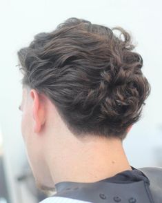 Tapered Haircut, Men's Haircuts, Cool Hairstyles For Men, Hairstyles Men, Long Wavy Hair, Mens Hairstyles Short